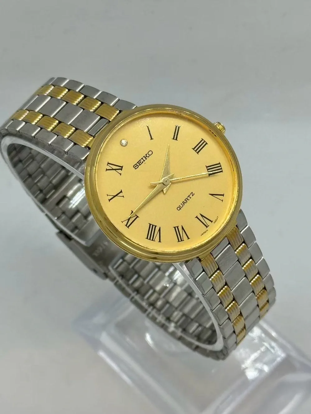 Vintage Seiko Quartz Men’s Watch Gold Tone Roman Numeral 31mm New Battery Runs
